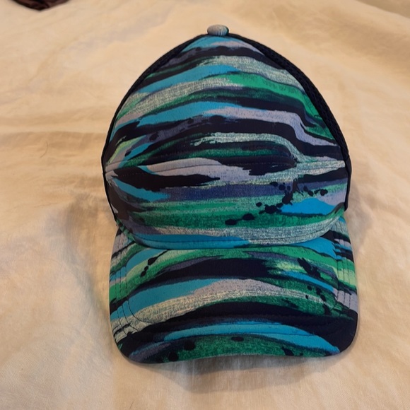 Lululemon hat - Picture 2 of 6
